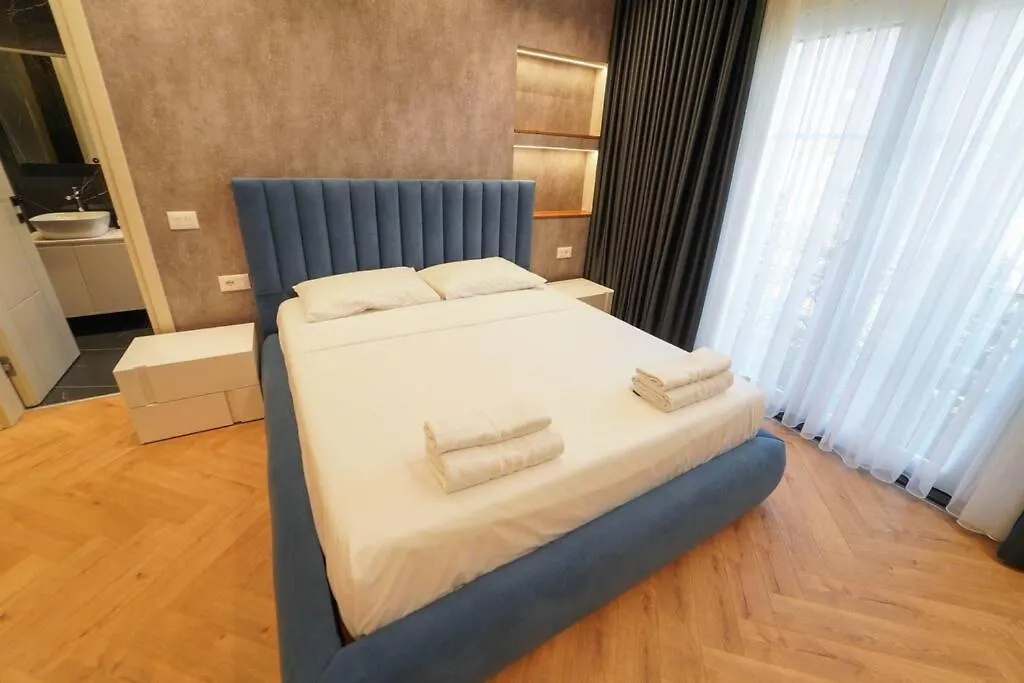 2 Steps From City Center Apt 3 4 Tirana